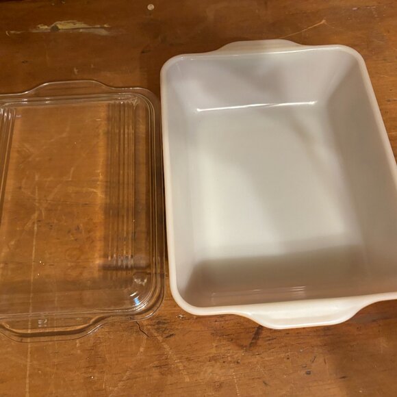 Old Orchard Pyrex Casserole Dish - Picture 3 of 4